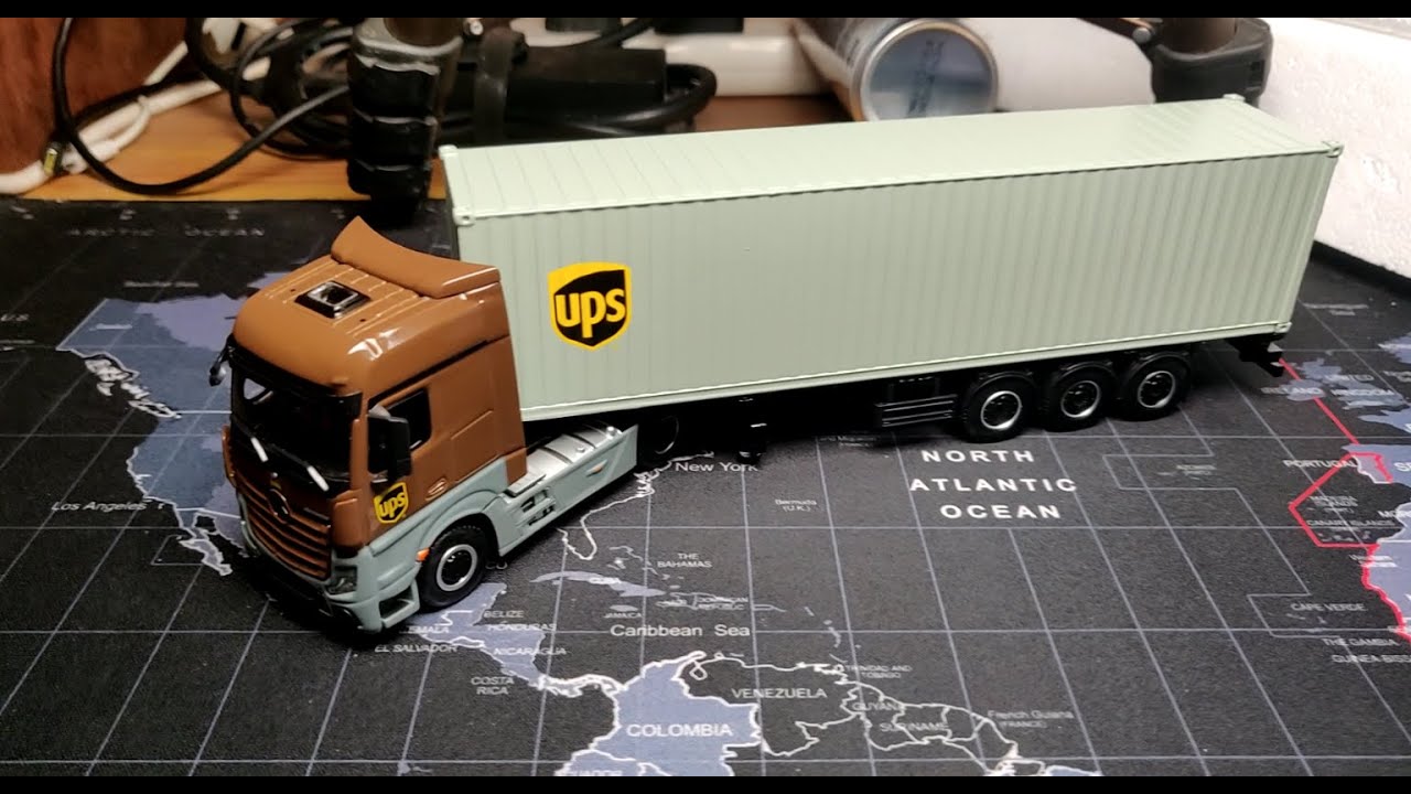 Mini GT 705 1/64 Scale Mercedes-Benz Actros w/ 40 Ft Container 