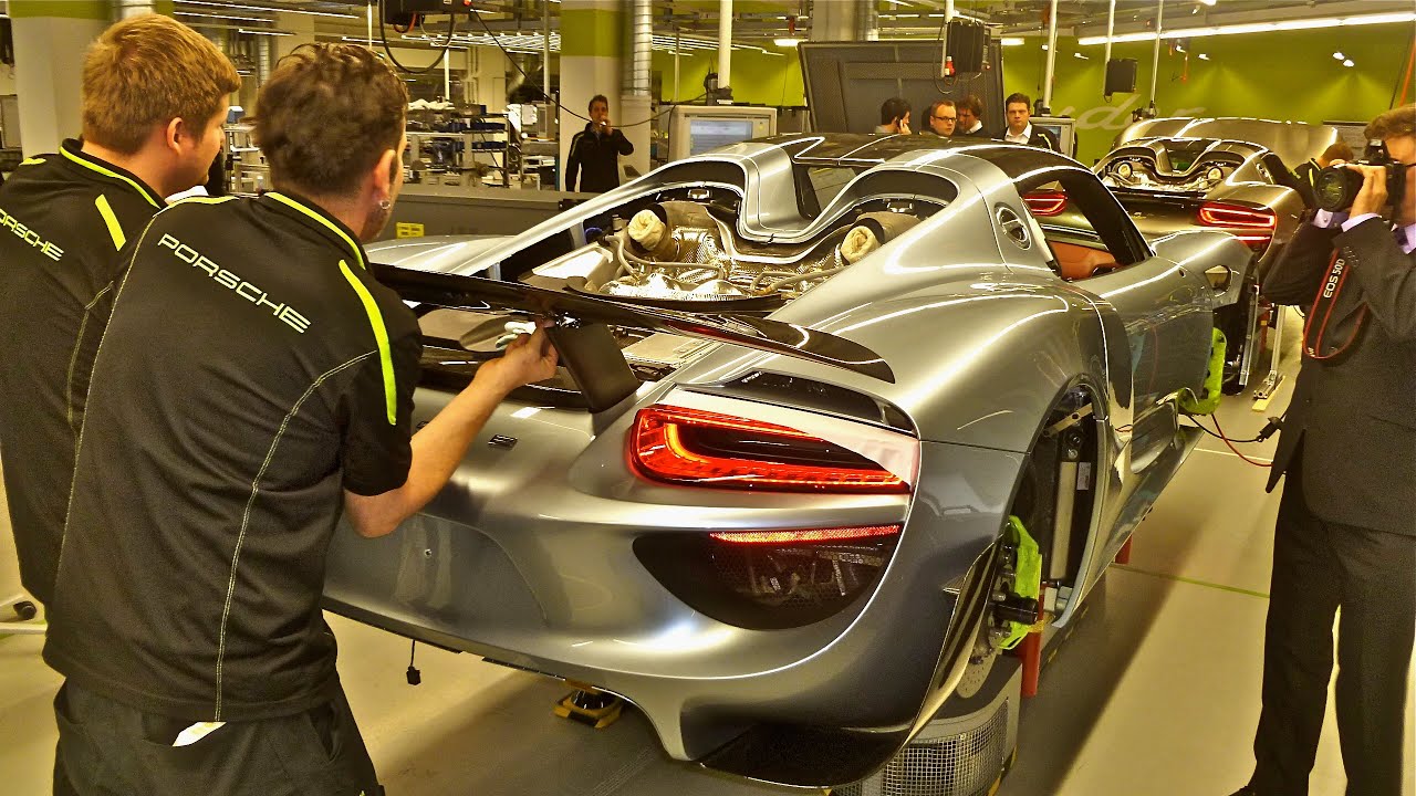 Porsche 918 Spyder, factory tour