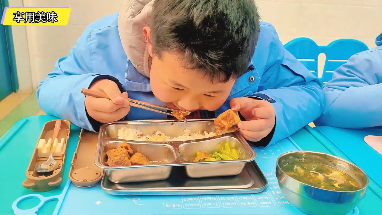 Canteen / Cafeteria food in a Chinese public school