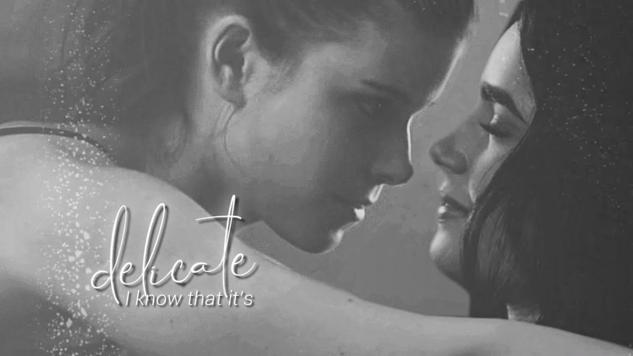 delicate ✗ sapphic love