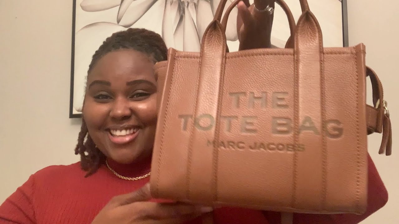 What's In My Bag?|Marc Jacobs Leather Mini Tote Bag