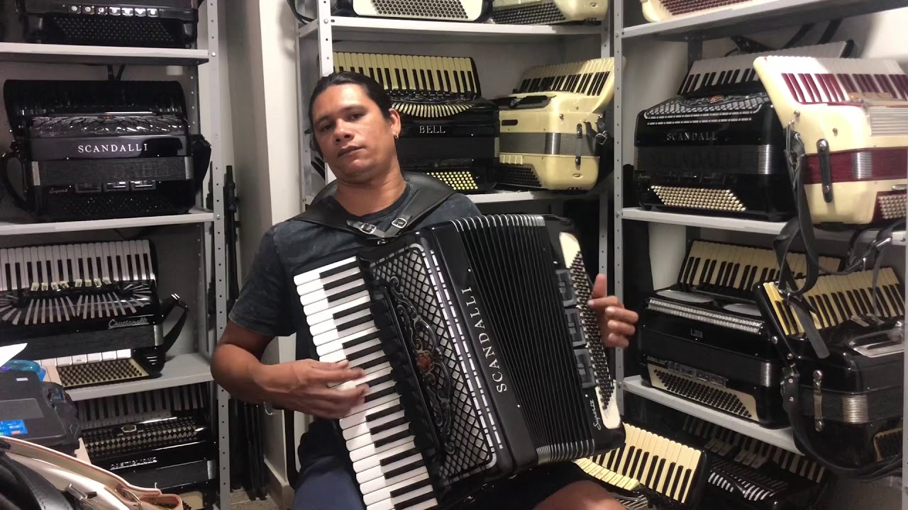Acordeon Scandalli Super IV