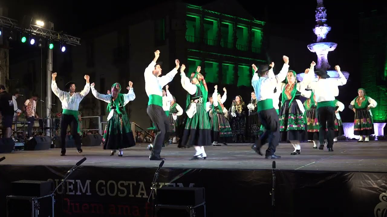 Portuguese folk dance: Margens rio Lima, Vira dos desfolhados, Vira d quatro & Malhão de S João Arga