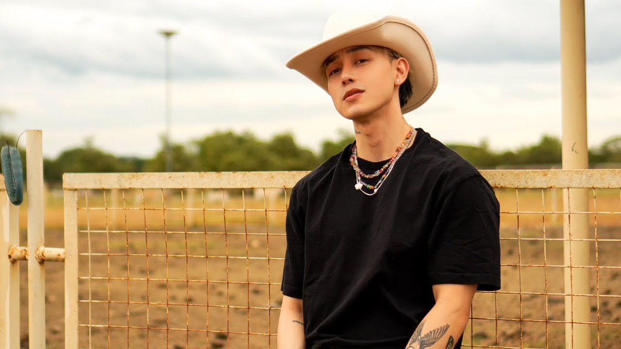 wakin - OH LALA (Official Music Video)