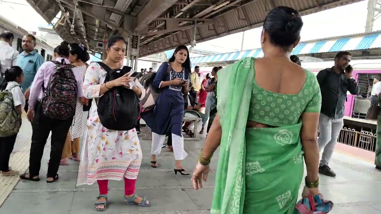 मुंबई का ट्रेन सफर।