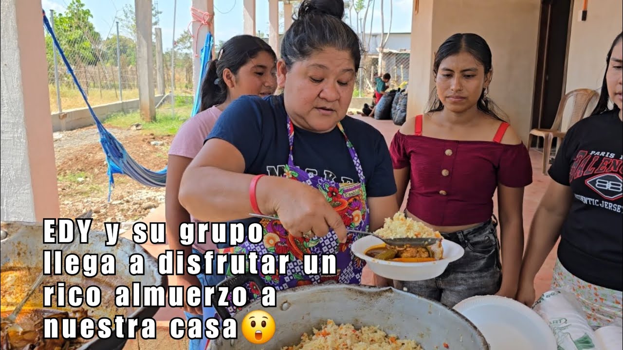 EDY y su esposa y su grupo probo nuestra comida por primera vez😱🥘
