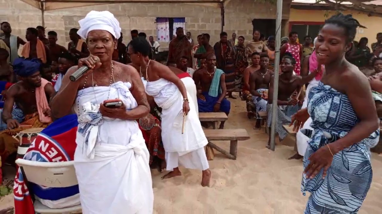 Yewe Dance And Drumming Display at Hunor Lawoe Dzikunu's Shrine #spirituality #tradition #volta