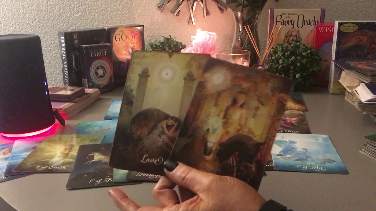 Aquarius July 2019 Mercury retrograde Tarot: Returns on love