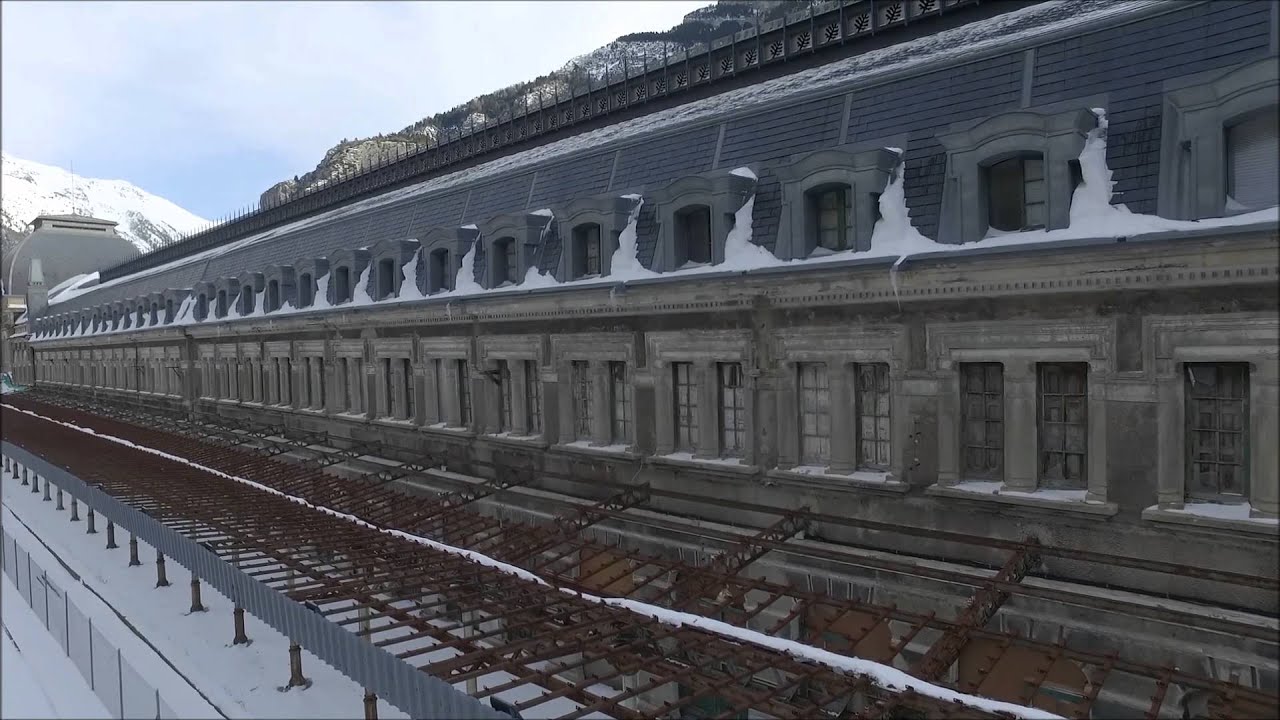 Estación internacional de Canfranc. Vista aérea.
