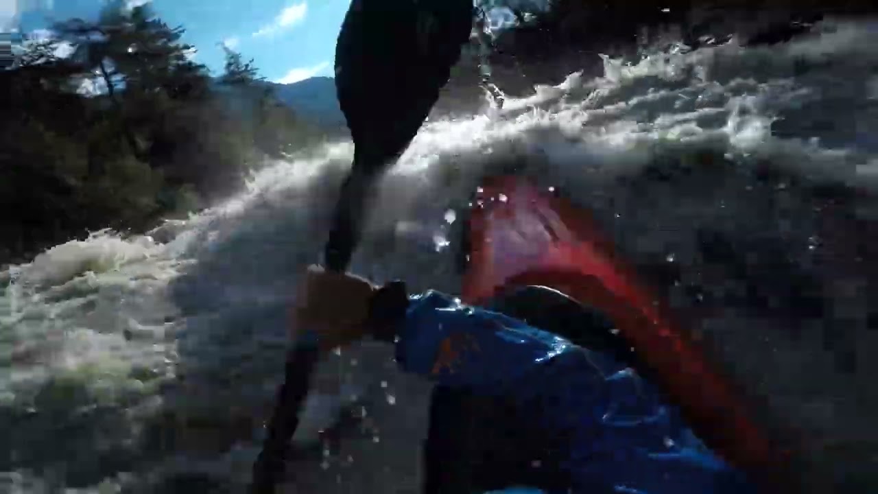 Kayaking the lower Oetz at 2.70m+
