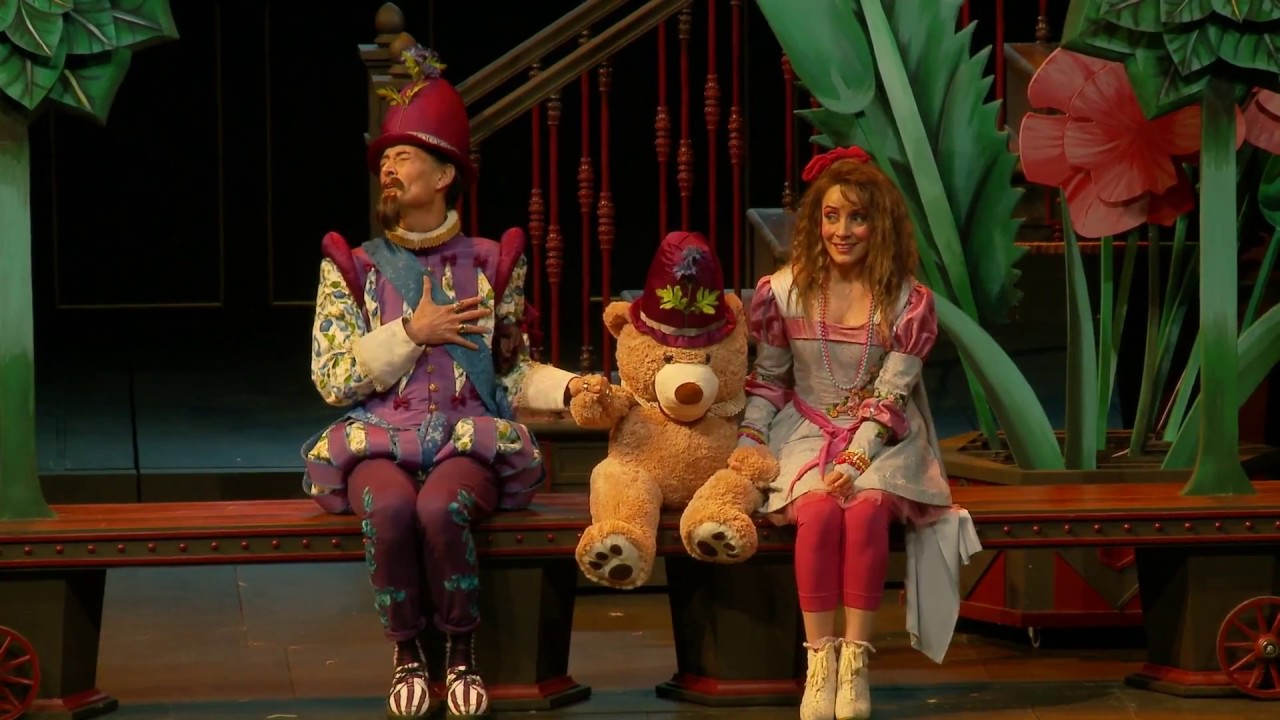 Trailer: The Merry Wives of Windsor