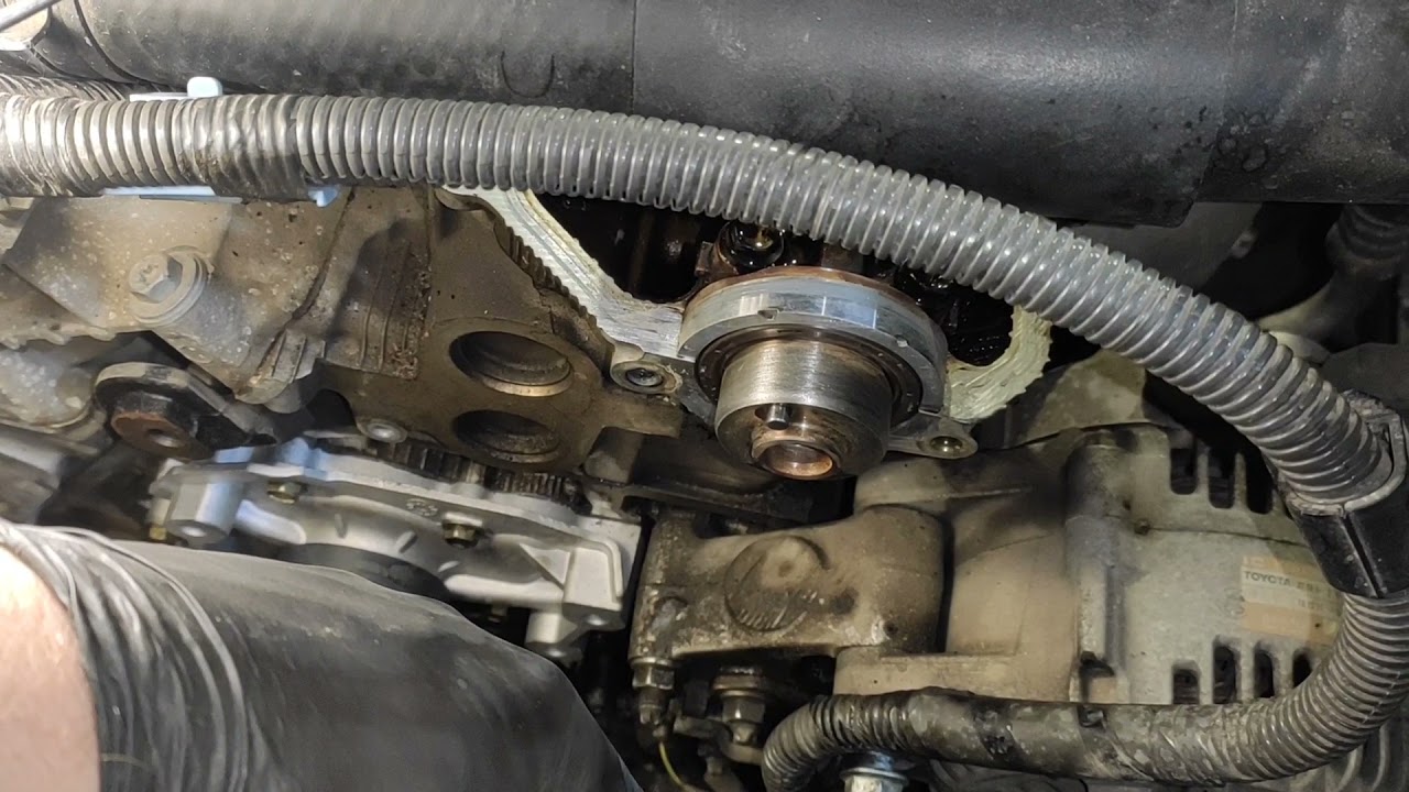 Toyota Harrier метки ГРМ замена помпы.