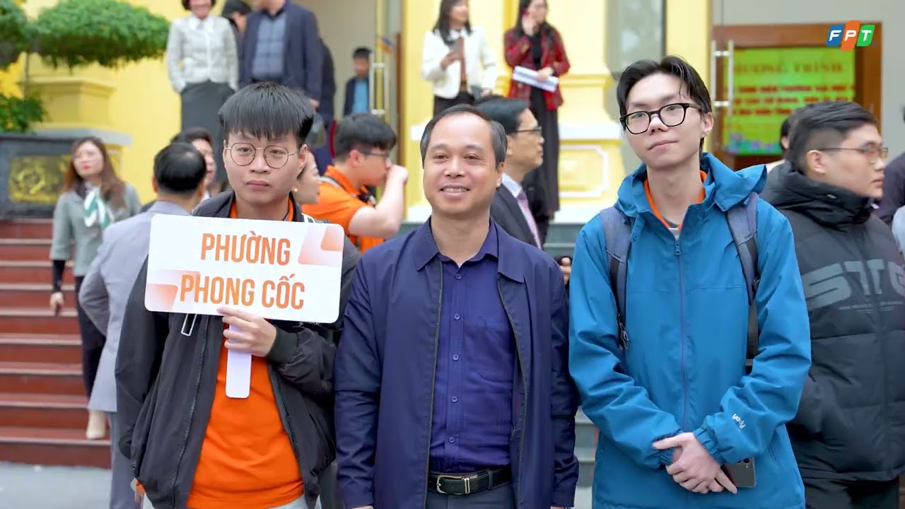 Đi từng xã, tới từng phường, sinh viên FPT hỗ trợ triển khai NQ57 tại Quảng Ninh