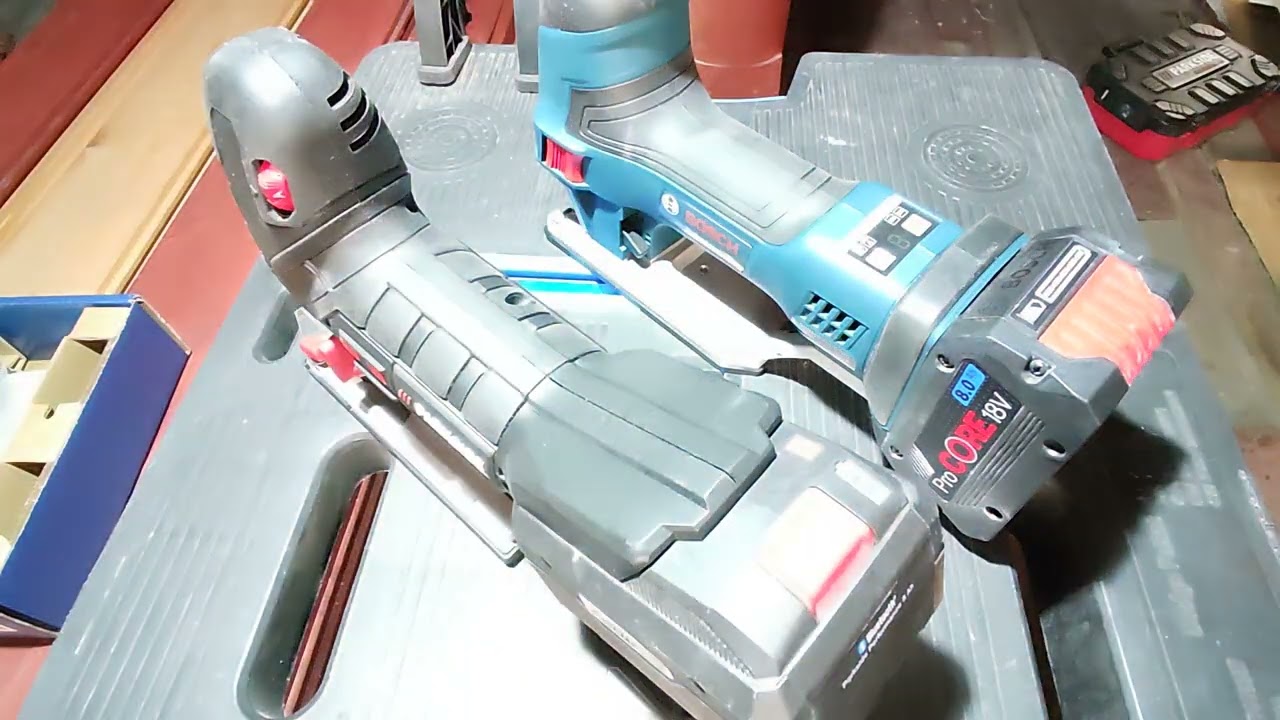 Wyrzynarka Bosch GST 18V-155 SC vs Parkside PSSPA 20-Li B2