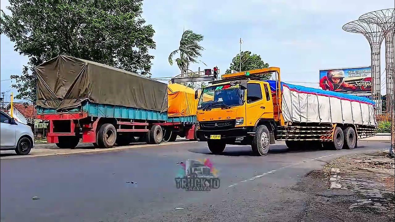 Truk Besar Panjang Muatan Berat Melintas di Jalan Pantura | Road Atmosphere - Truk Kontainer