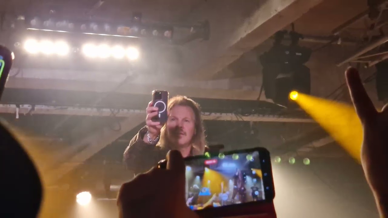 A bunch of phones, featuring Fozzy covering SOS in the background somewhere - Live Glasgow Feb 2026