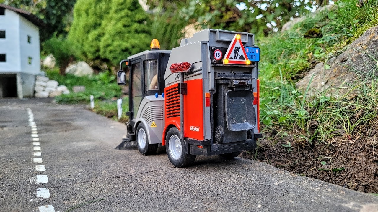 Roadside ditching cleaning, RC Wheeled excavator Liebherr A918 1/15 Scale, Hako RC sweeper