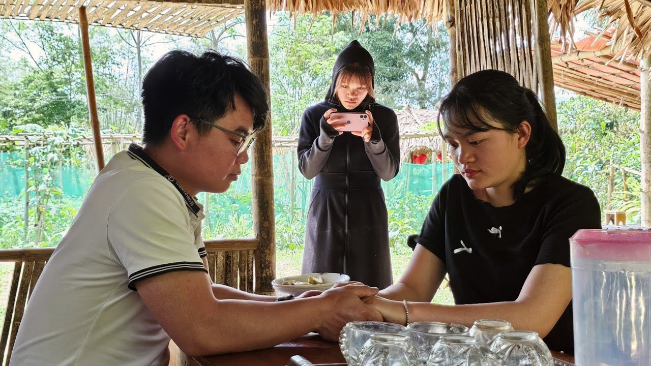 What Will Happen to the Single Mother and the Engineer When the Woman Follows Him to the House?