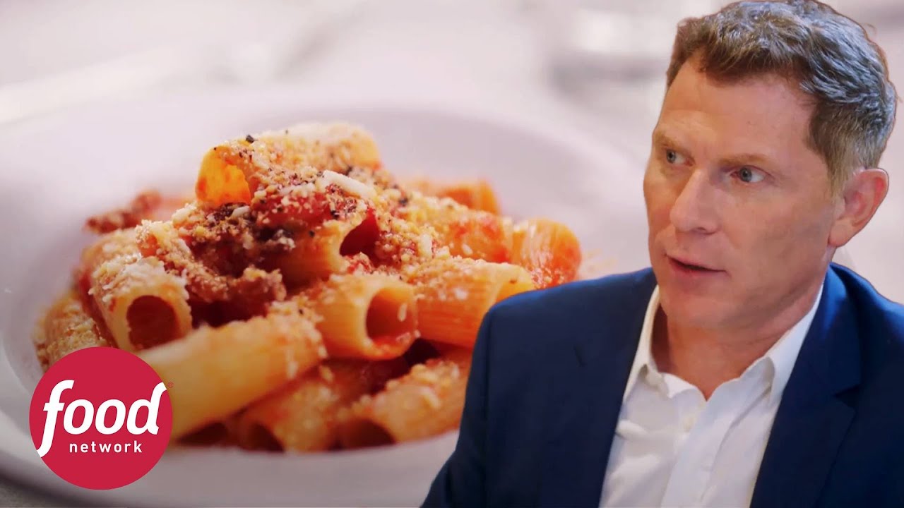 Bobby y Giada disfrutan pasta con la mamá de Giada | Bobby y Giada en Italia | Food Network