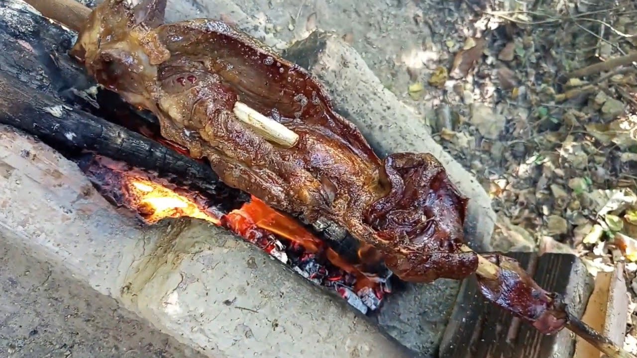 Almoço no barraco coração bovino assado na brasa