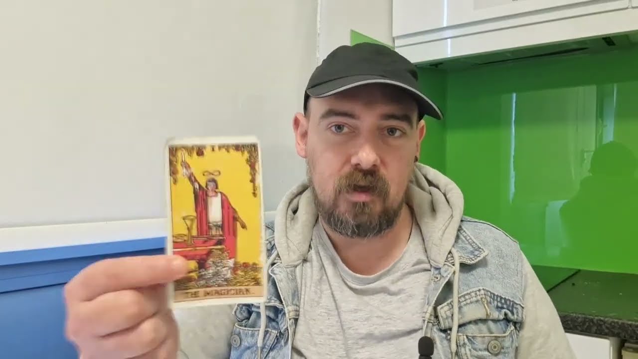 Лев ♌️ ЛЕВ! НАМ НУЖНО ПОГОВОРИТЬ ОБ ЭТОМ ЧЕЛОВЕКЕ!!.. | Январь 2026 Люблю читать