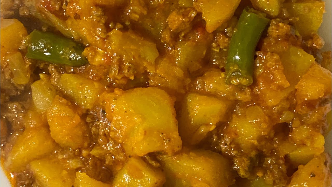 Easy Aalu Qeema Recipe | Minced Beef and Potatoes Recipe 