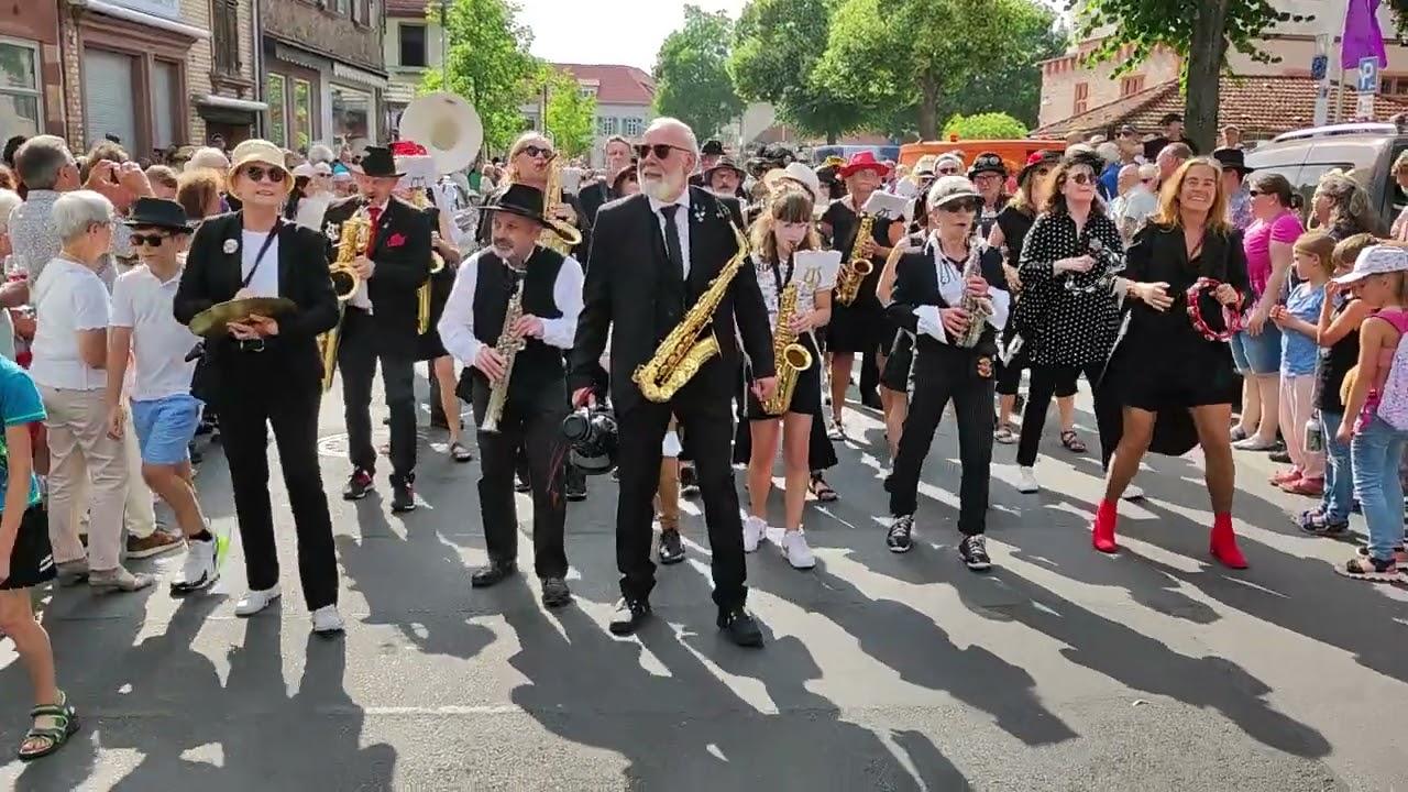 March Mellows Street Band - Black Magic Woman
