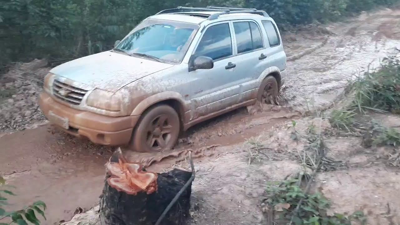Trilha de Tracker 4x4  2008 terror dos troller kkk
