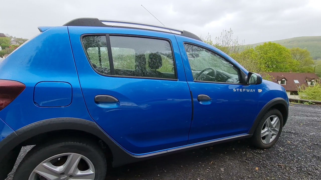 2015 Dacia Sandero Stepway Laureate TCE 0.9 petrol with low mileage. Walk around and start up review