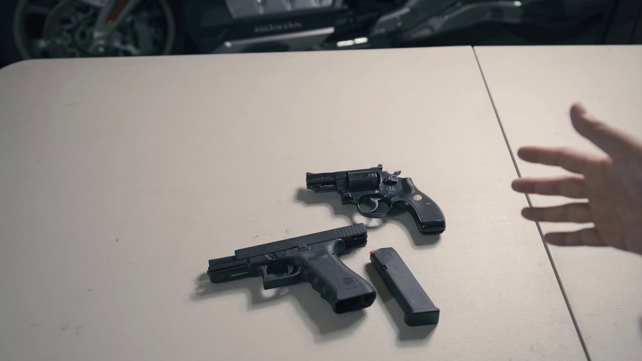 分享一下为何我家防不用 左轮手枪， 而是选择一个便宜的 Glock 17 ?