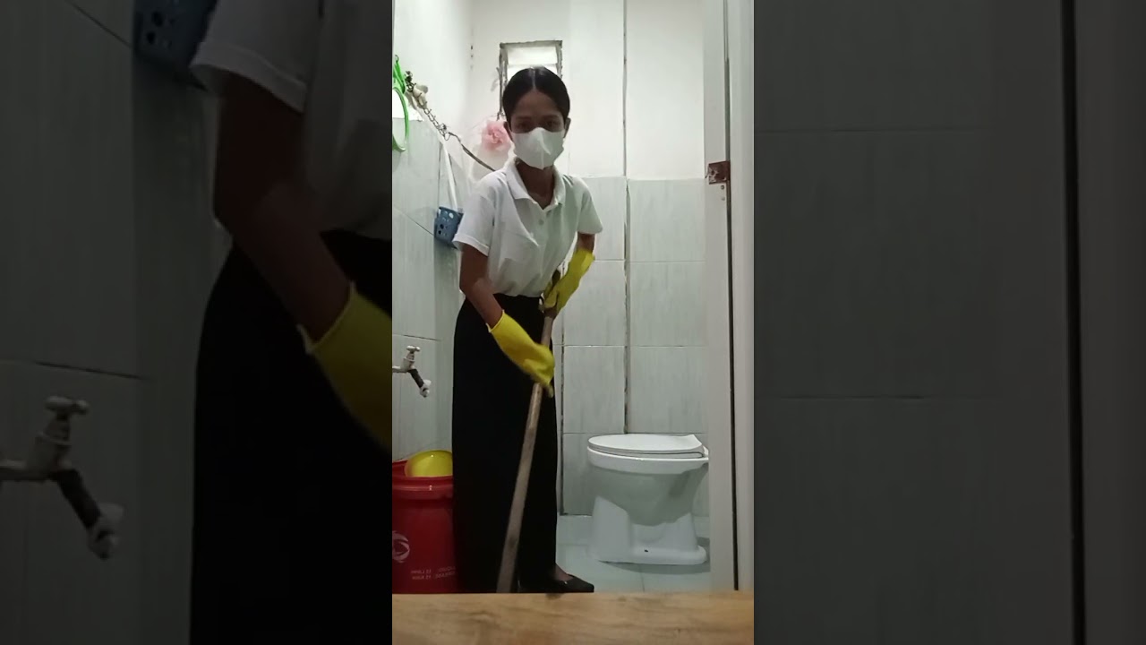 Housekeeping (bathroom cleaning)