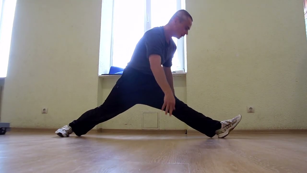 продольный поперечный шпагат тренажерный зал Elite Fitness