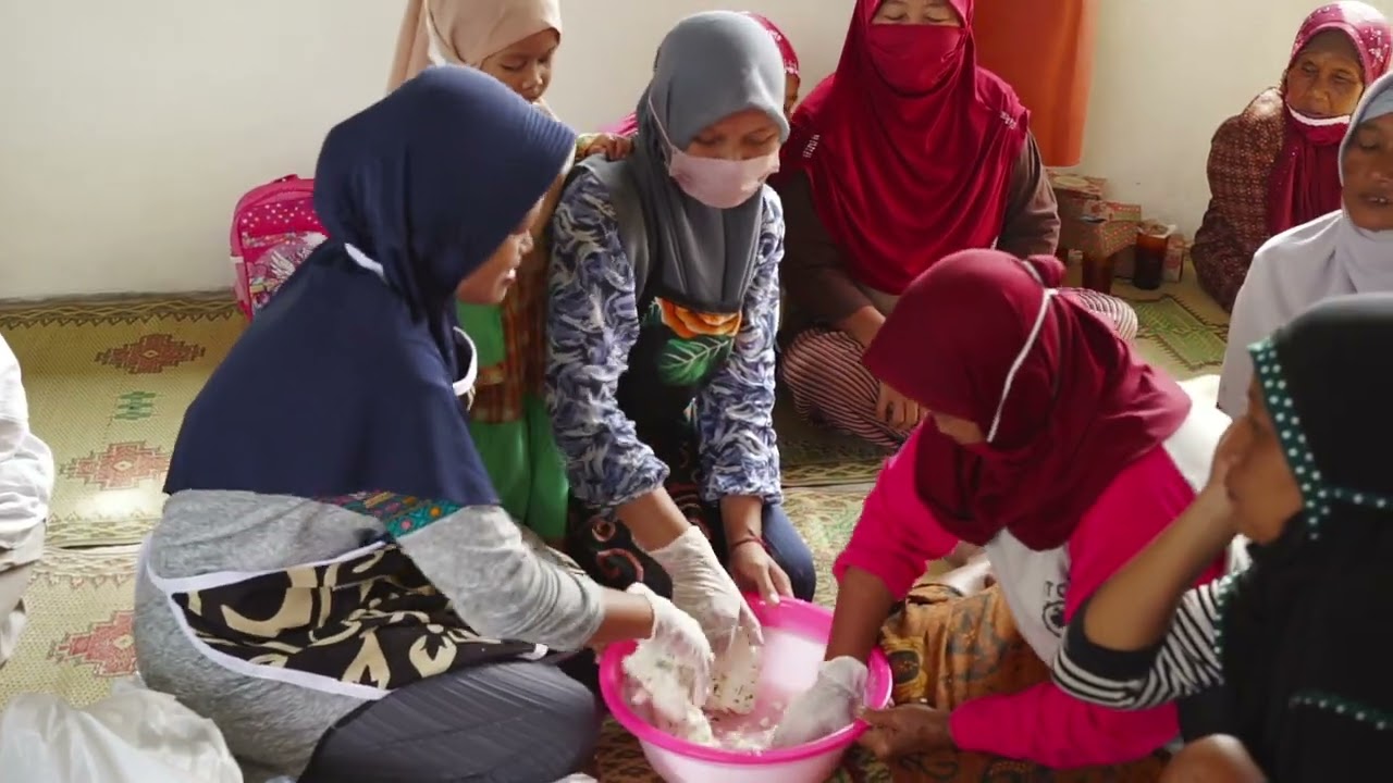 Pemberdayaan Kelompok Wanita Tani - Inovasi Teknologi Pascapanen dan Diversifikasi Produk Ubi Kayu