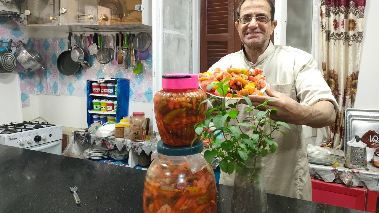 المخلل المشكل بطريقة جديدة من غير نقطة مية ومن غير ميعمل ريم ابيض علي الوش 🥦🌳🥕🌶️