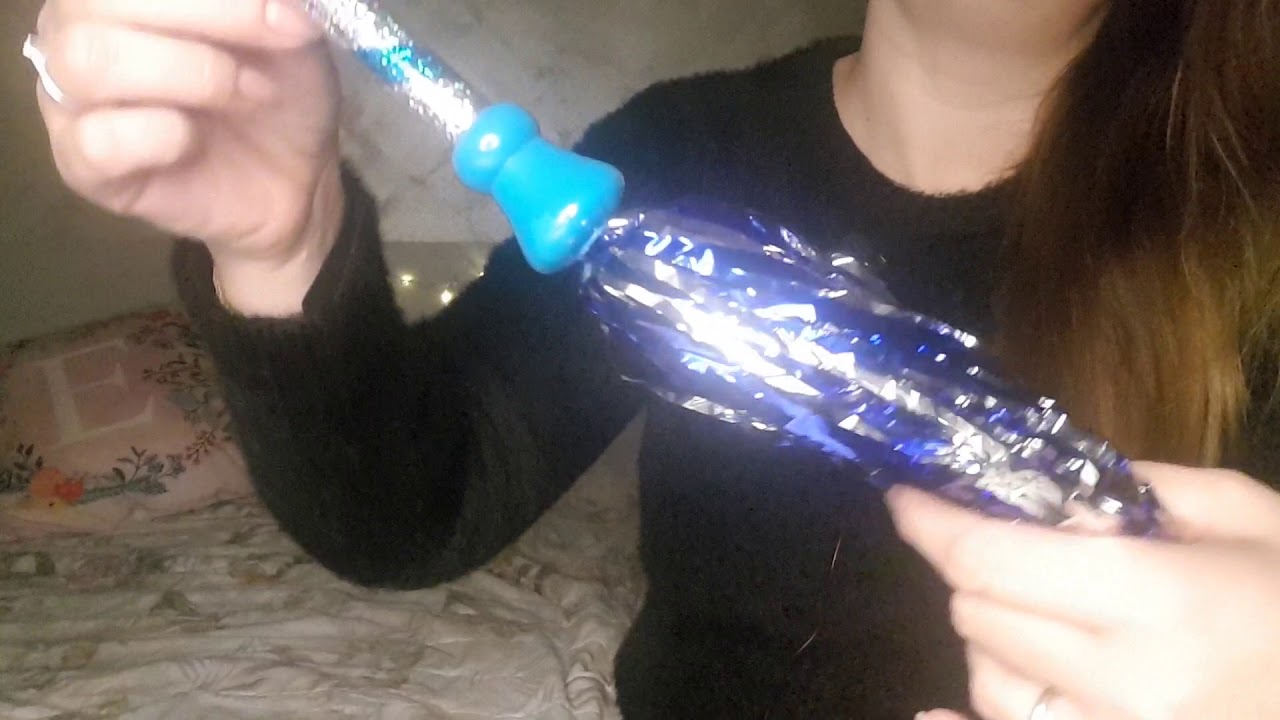 ASMR ITA ~ Buonanotte con i bastoni da majorette! brushing on your face😍