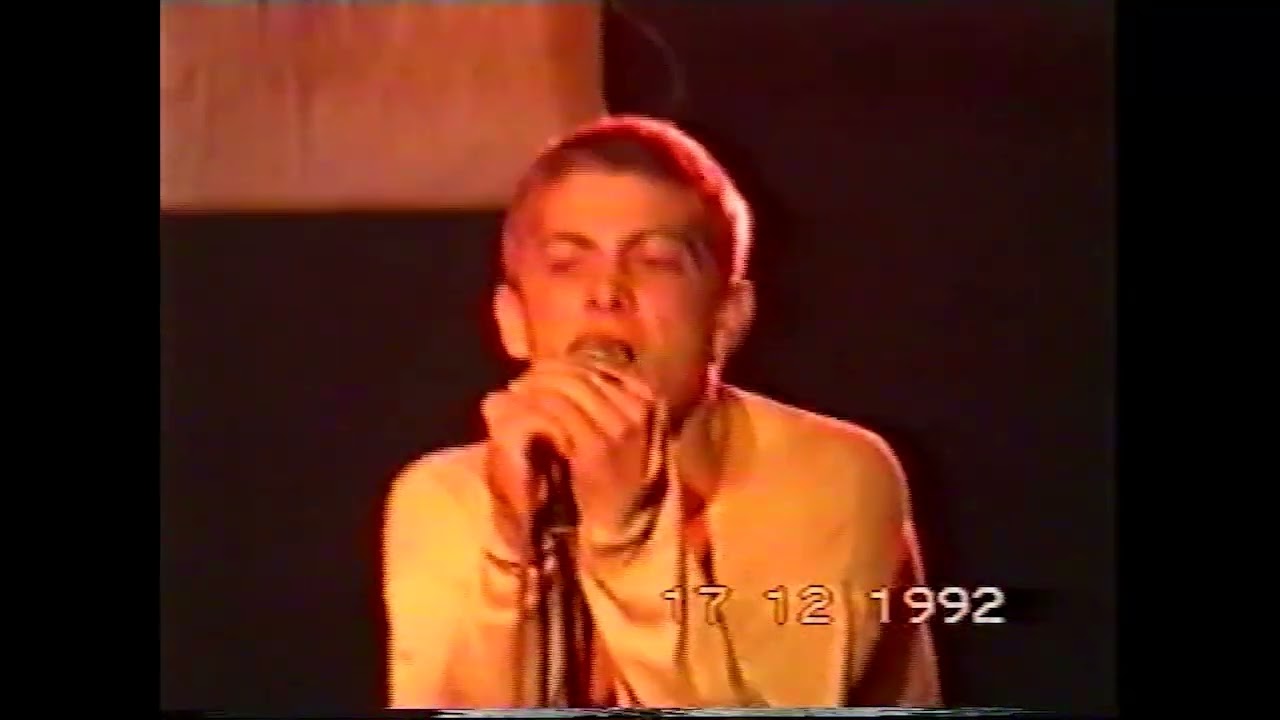 להקת פאנק ירושלמית ללא שם - הופעה בפרגוד 1997 Unnamed punk band from Jerusalem - live at Pargod 1997