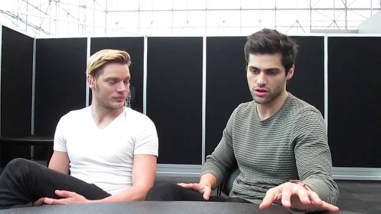Dominic Sherwood & Matthew Daddario for Shadowhunters at NYCC 2016