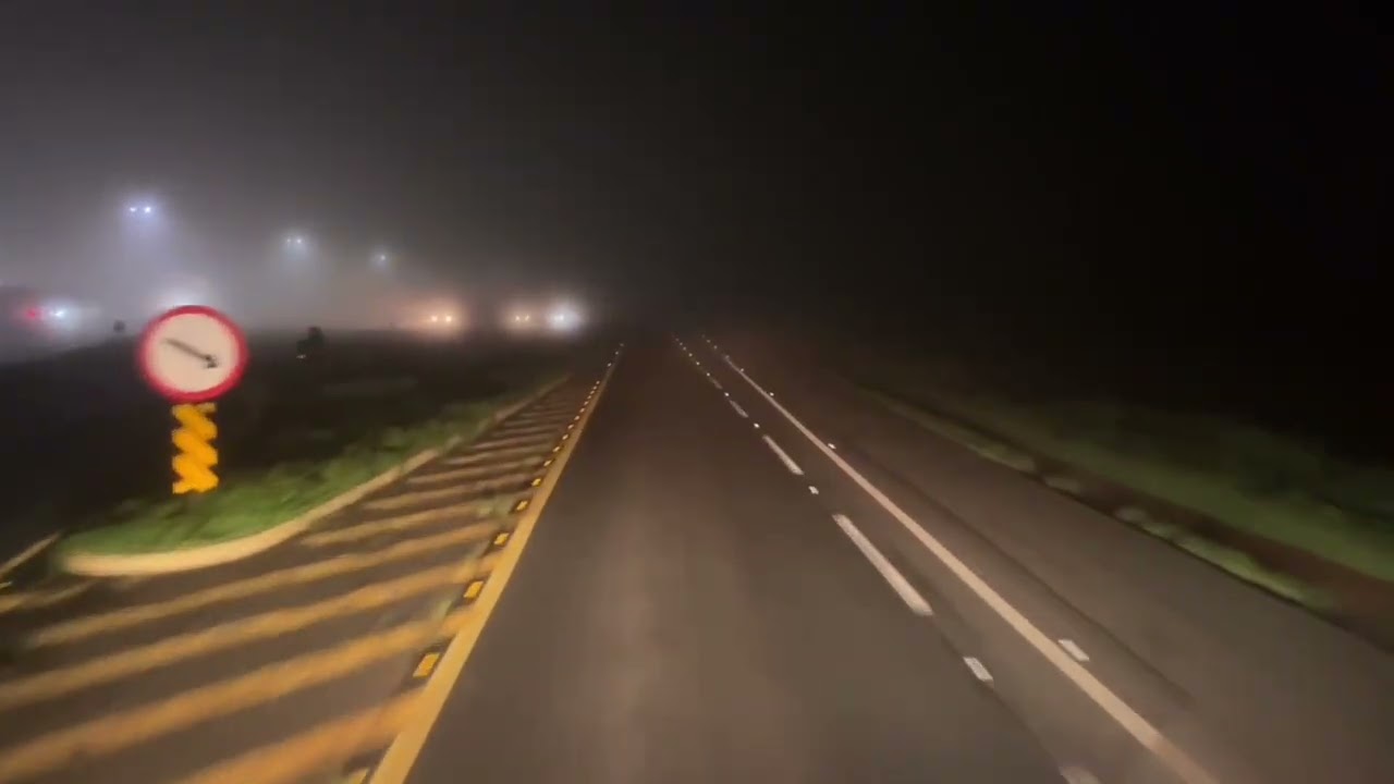 Clima bem crítico pela madrugada #novidadesnaestrada #saider #caminhoneiro #estrada 