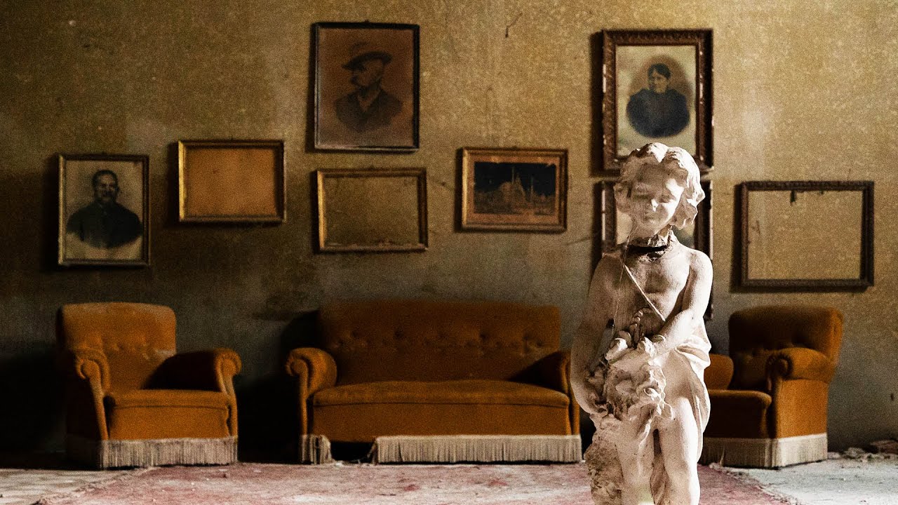 Exploring a 14th Century Abandoned Mansion - Filled with Vintage Belongings