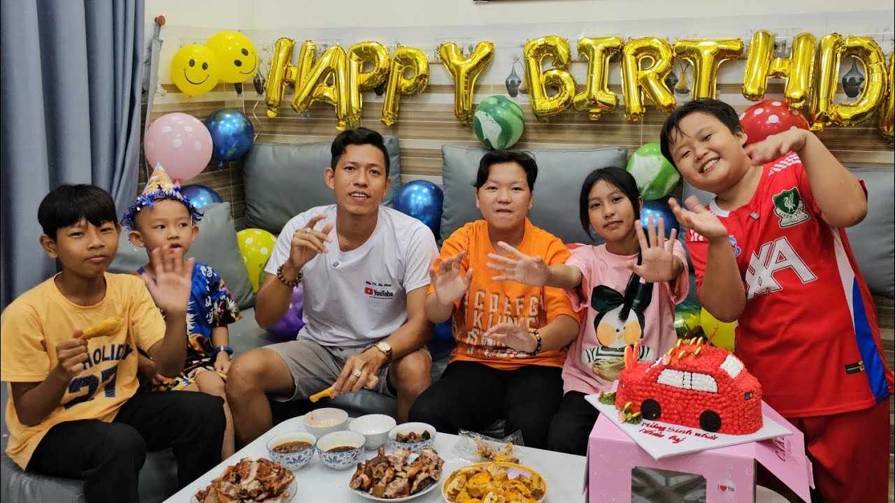 Cậu út làm sinh nhật bất ngờ cho Nhân Hý