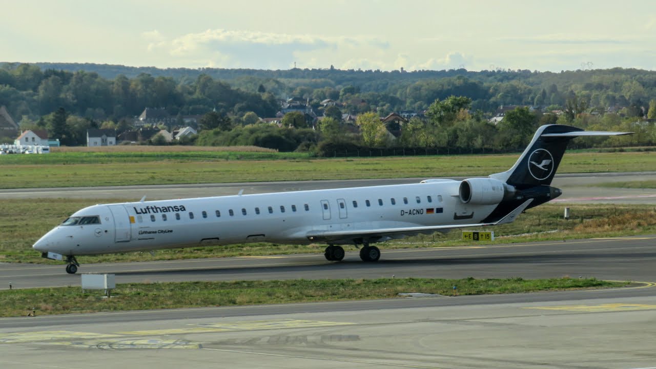 *Great engine sound from behind!* Lufthansa Cityline Bombardier CRJ900 takeoff from Basel airport! 