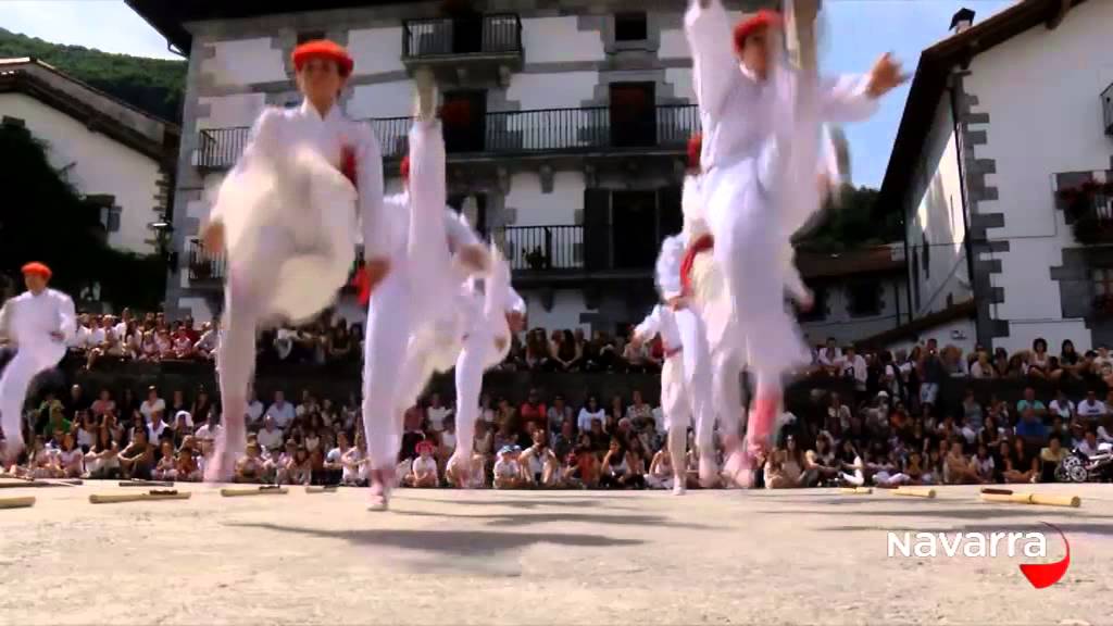 De Fiesta en Fiesta!! Festaz Festa!! Ezpatadantza de Leitza-Leiza 13 agosto 2015