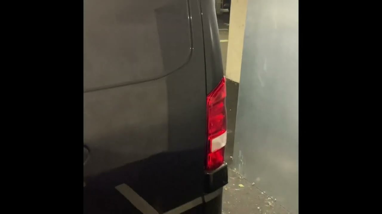 How to replace Mercedes EVito Break Light Bulb