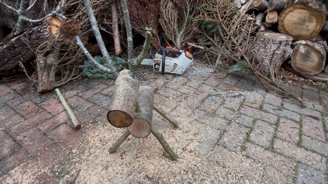 Making a Wooden Reindeer from Logs for Christmas Fun🎄🤗