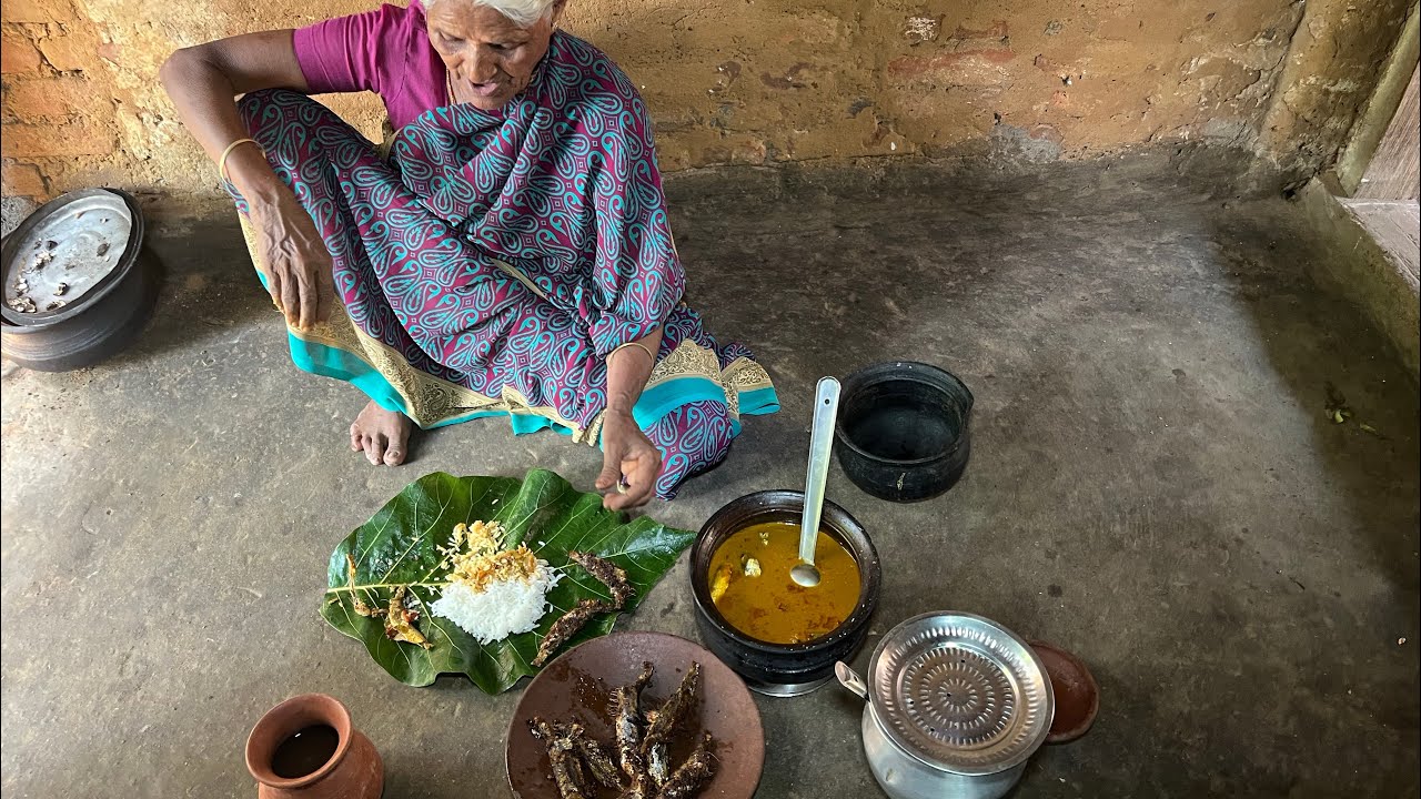 Grandma’s special Fish curry // Village style // cooking & Eating