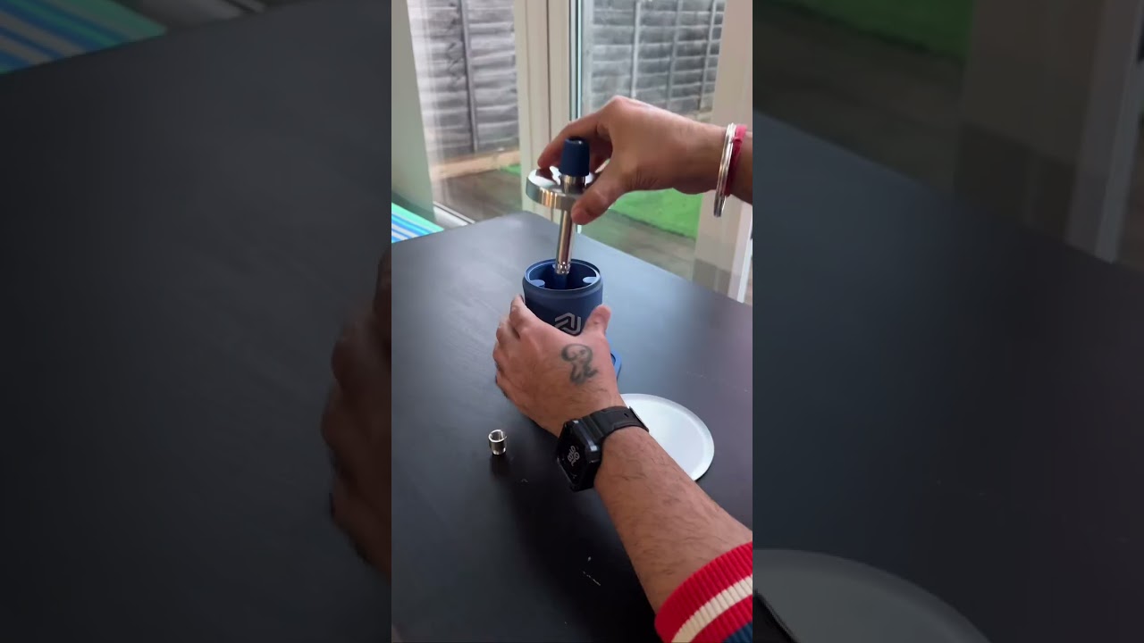 🌍 Experience hookah anywhere with the Amotion Roam!