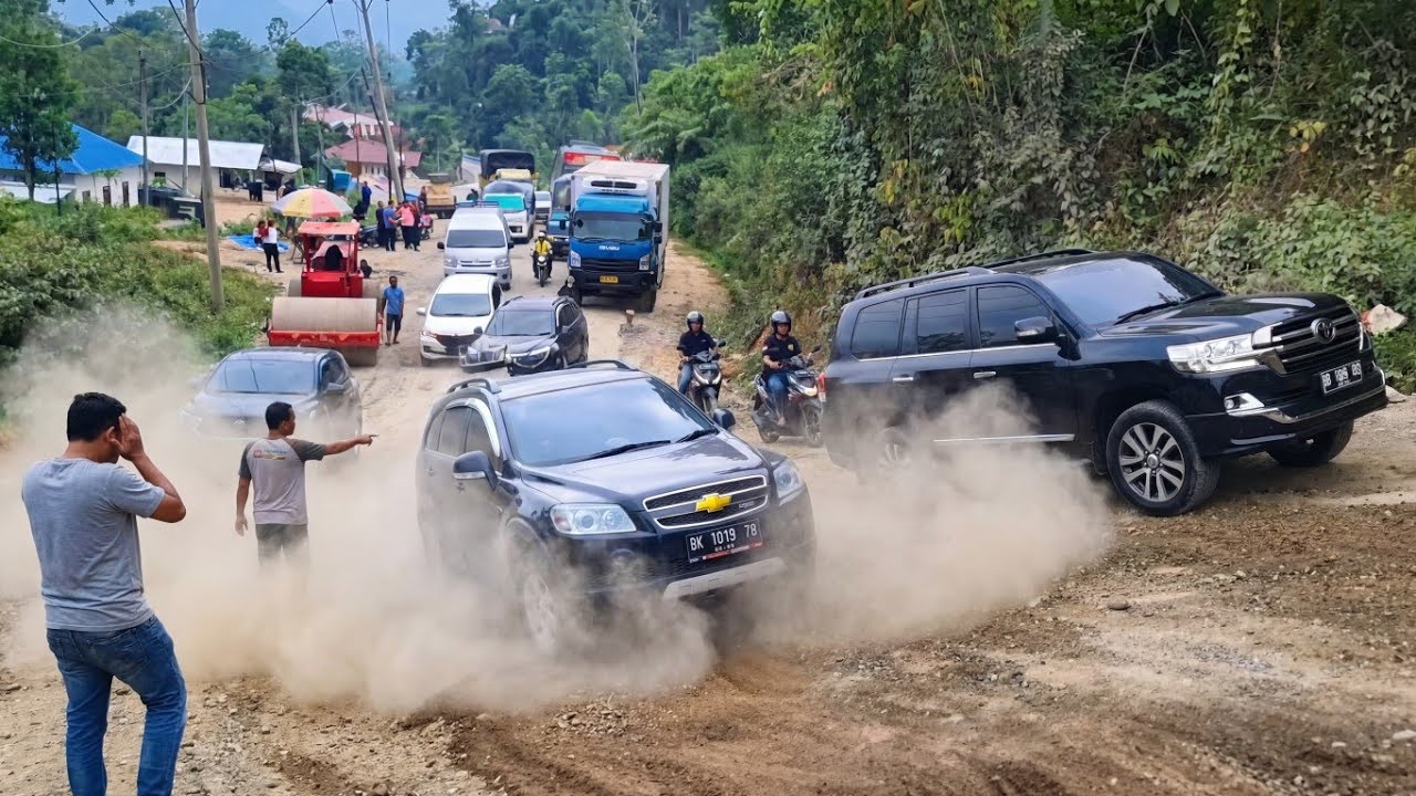 Увидеть разницу!! Дорогие автомобили против дешевых автомобилей | Мимо скользкого подъема