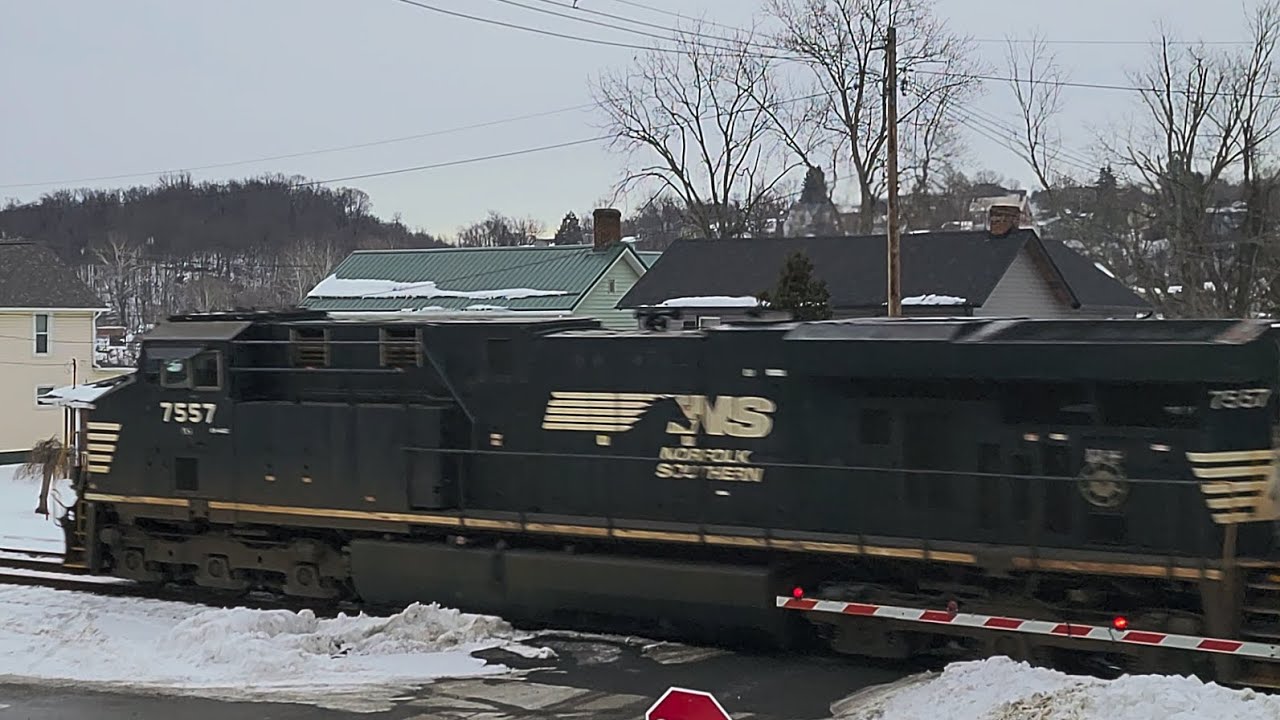 Quick Turnaround at the Mine For This Norfolk Southern Crew