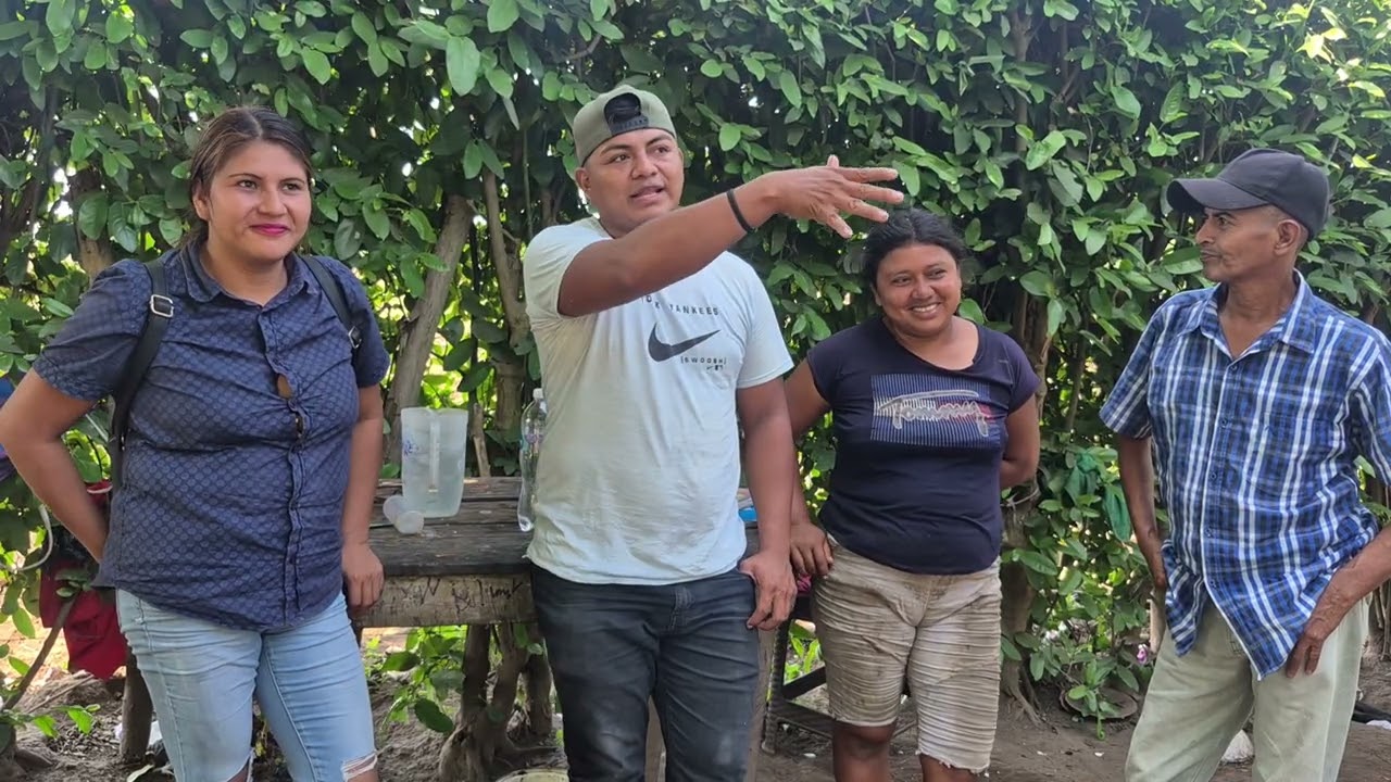 Esta mujer mando a llamar a MANGUERO para pelarle la cara