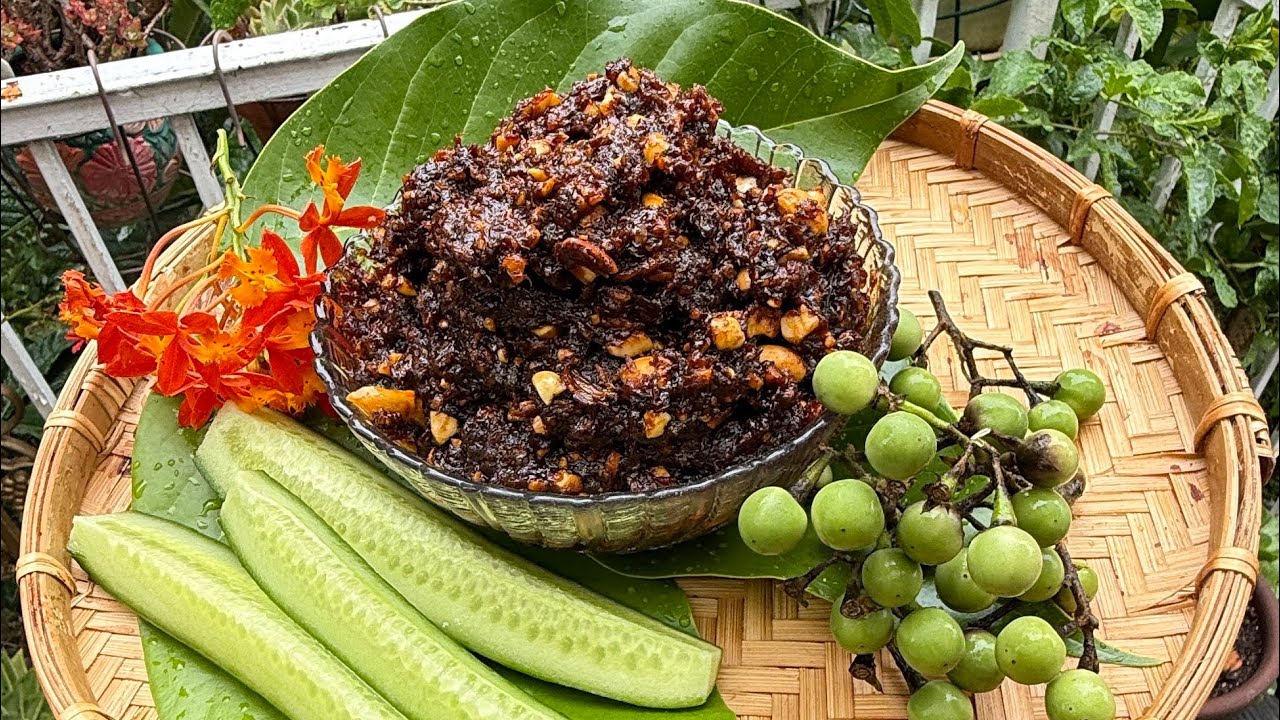 Cambodian Style Fermented Shrimp Paste with Smoked Fish របៀបធ្វើកាពិផាវ